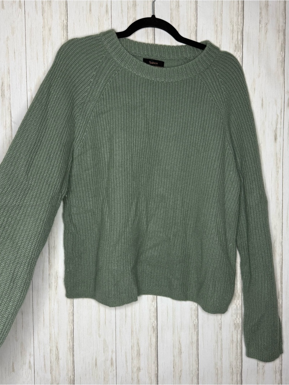 Quince 100% cashmere sage green crewneck sweater large